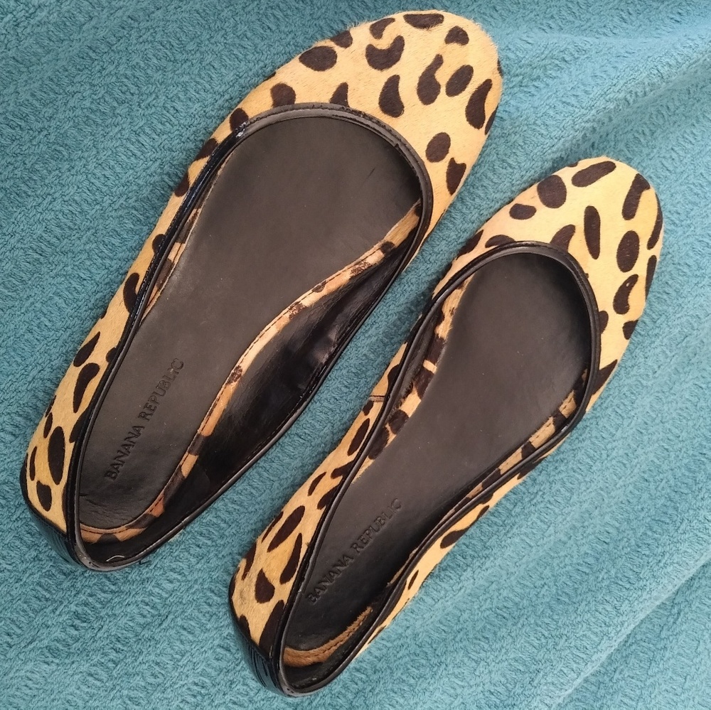 Banana Republic Leopard Flats Size 6*